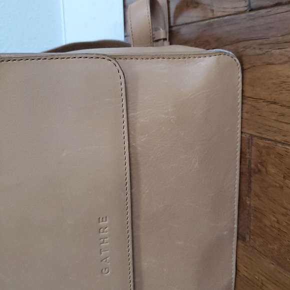 Gathre Pebbled Leather Diaper Backpack With Top Handle - Picture 3 of 15